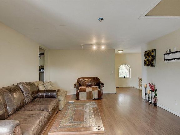 5th image of 17710 Cherry Ln