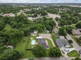 512 N Travis St, Granbury, TX 76048