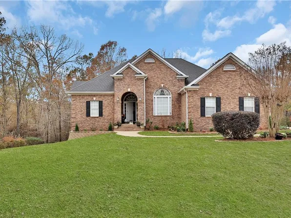 5965 Azalea Ridge Dr, Douglasville, GA 30135