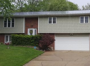 1500 Brierwood Dr, Mount Zion, IL 62549