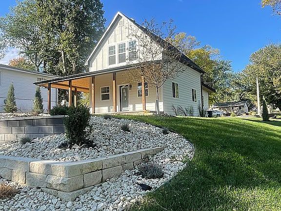 2nd image of 205 Nebraska St