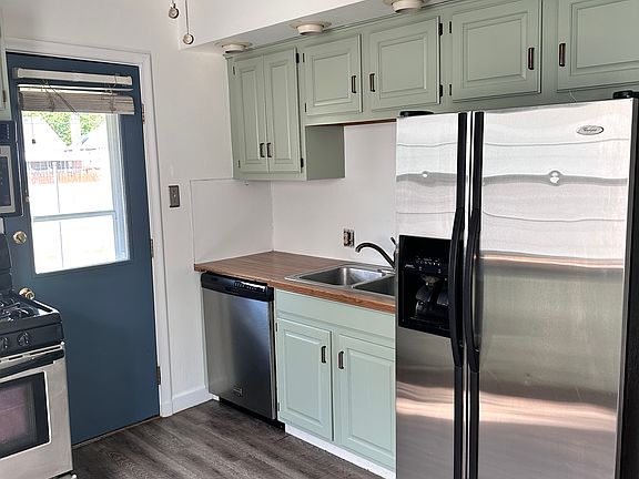 4th image of 26 E Royal Forest Blvd