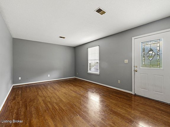 5th image of 918 Austin Dr