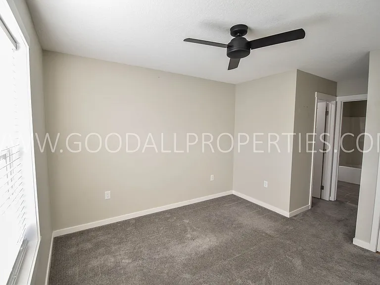 2726 NW Kate Shelley Ln — Photo 8