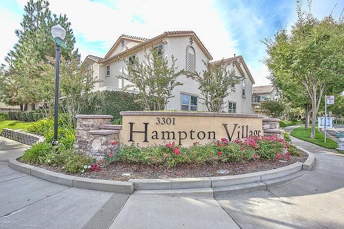 Hampton Village has easy access to downtown and airport and both the 80 and 5 freeways.