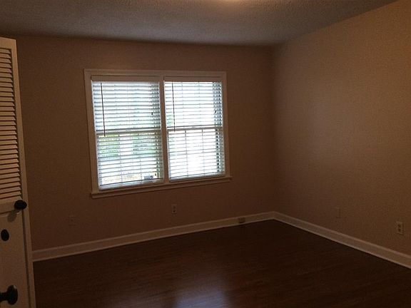 3rd image of 2161 Kirby Pkwy