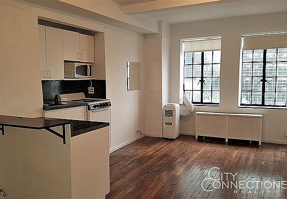 3rd image of 45 Tudor City Pl APT 2003