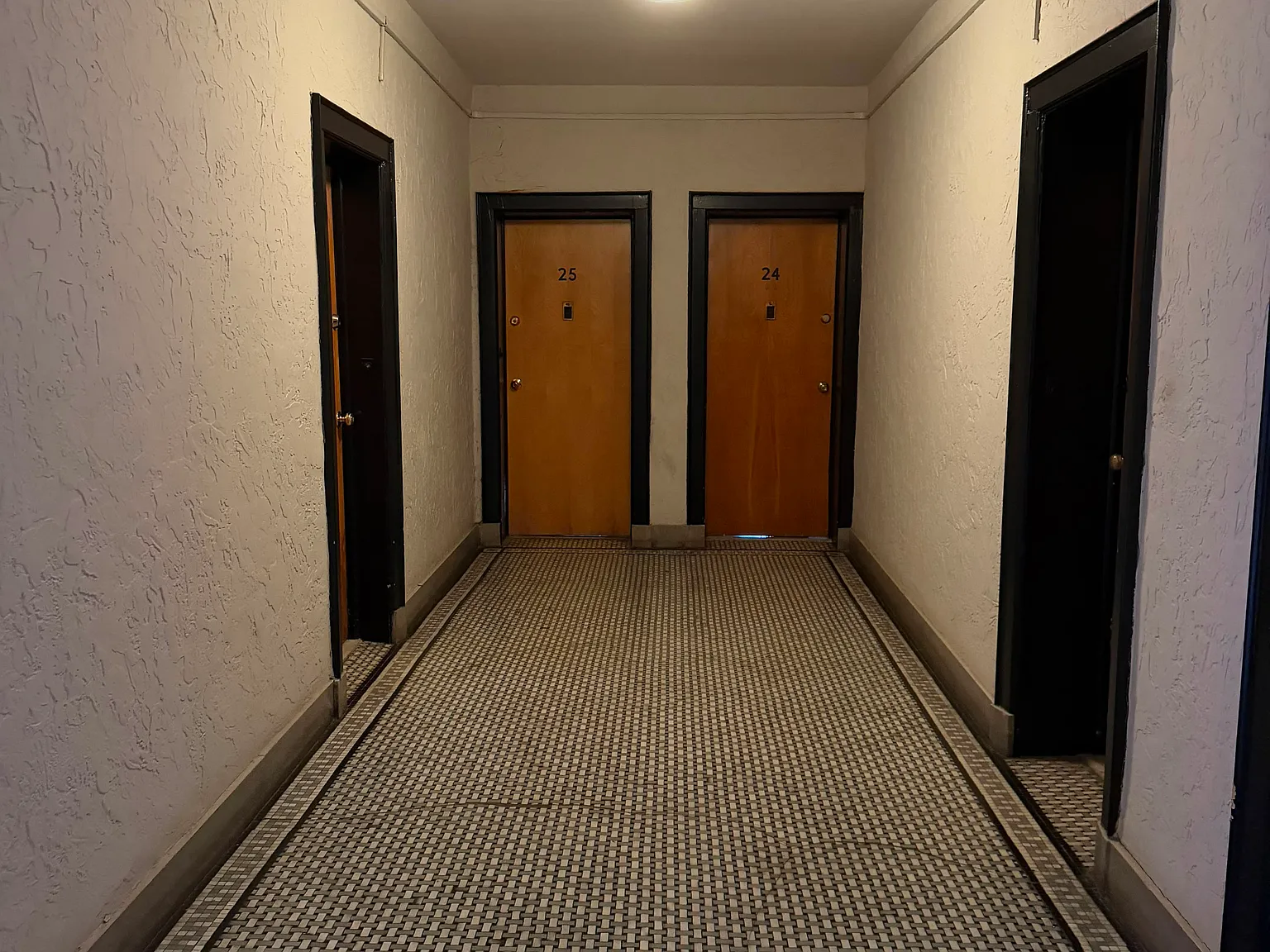 1 bed, 750 sqft, $1,950 — Photo 2