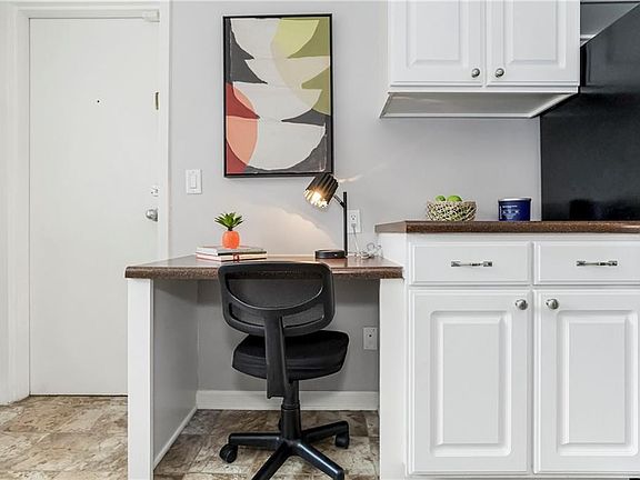 4th image of 1114 W 46th St APT 2