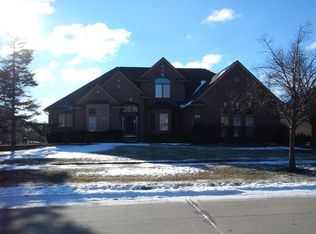 3962 Lake Forest Dr, Sterling Heights, MI