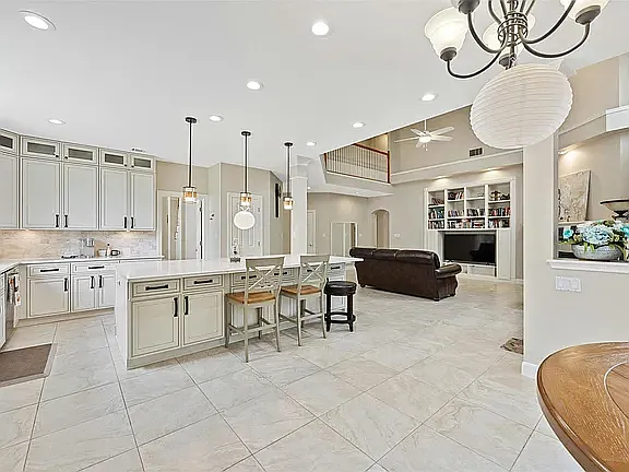 10700 Hastings Ln — Photo 7