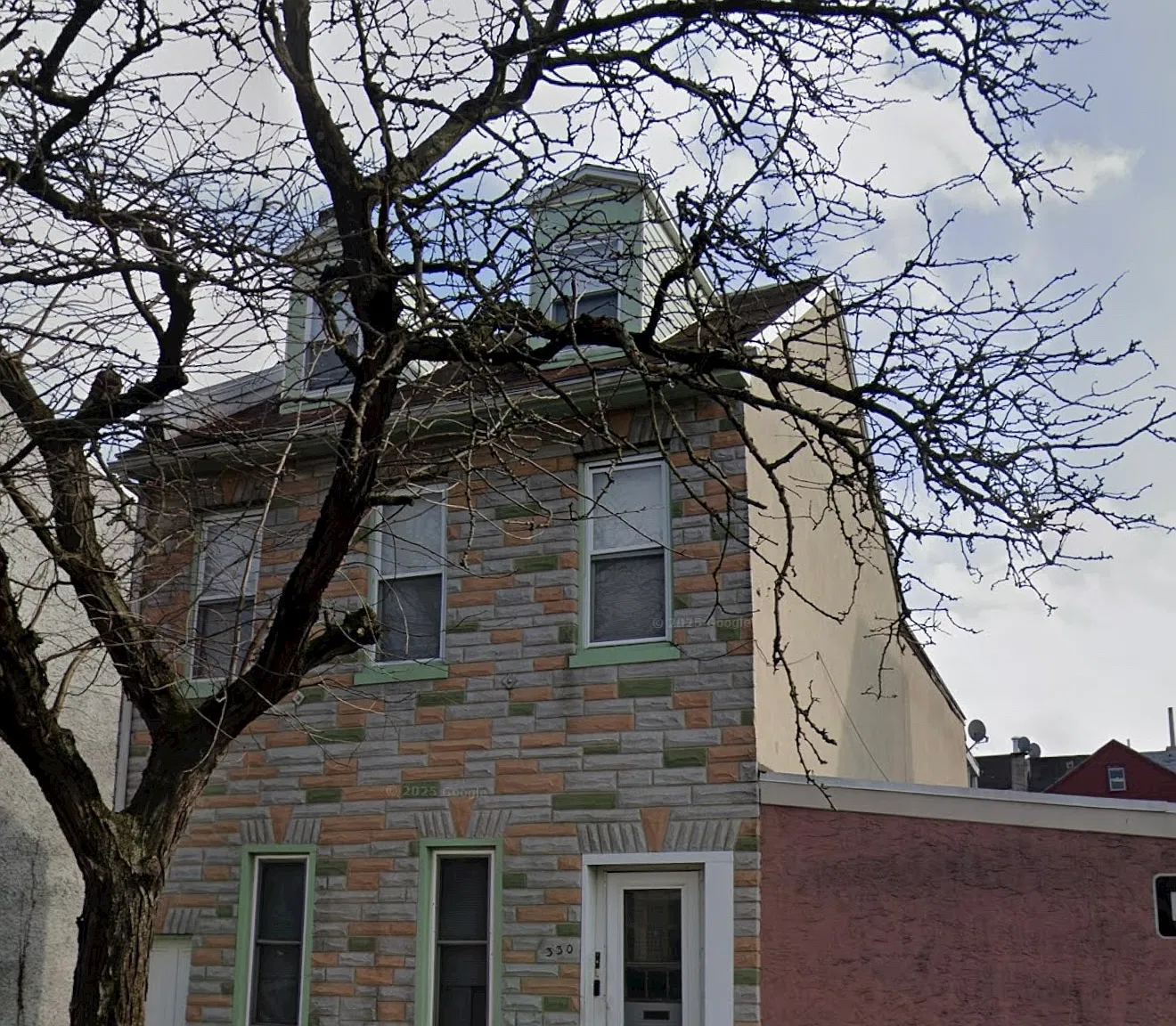 330 Chestnut St — Photo 1