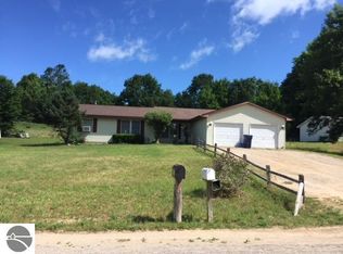 3837 Leeside Ln, Traverse City, MI 49686