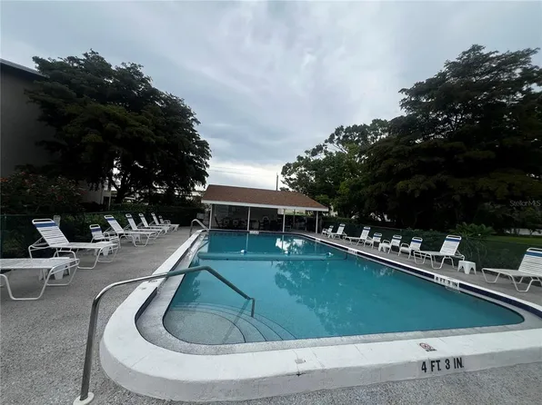 3981 Maceachen Blvd APT 330, Sarasota, FL 34233