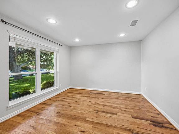 3rd image of 2223 Freeland Way