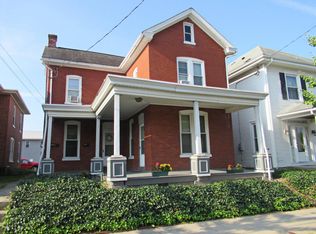 1016 Main St, Akron, PA 17501