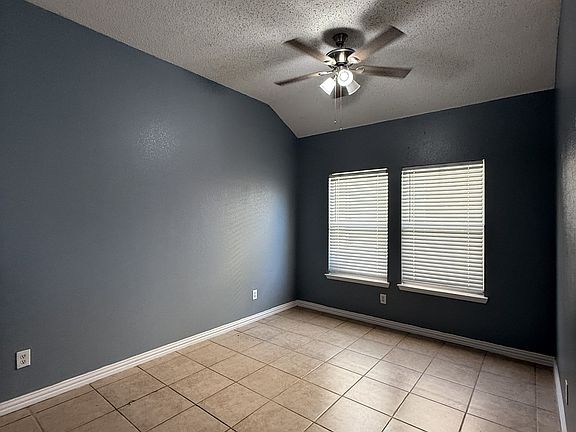 4th image of 2033 Wildwood Dr