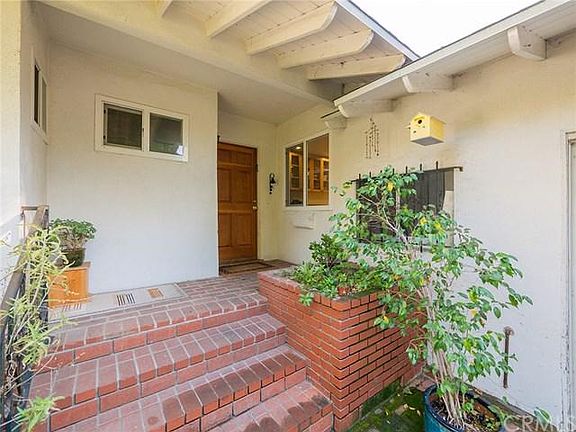 5th image of 3020 Lansbury Ave