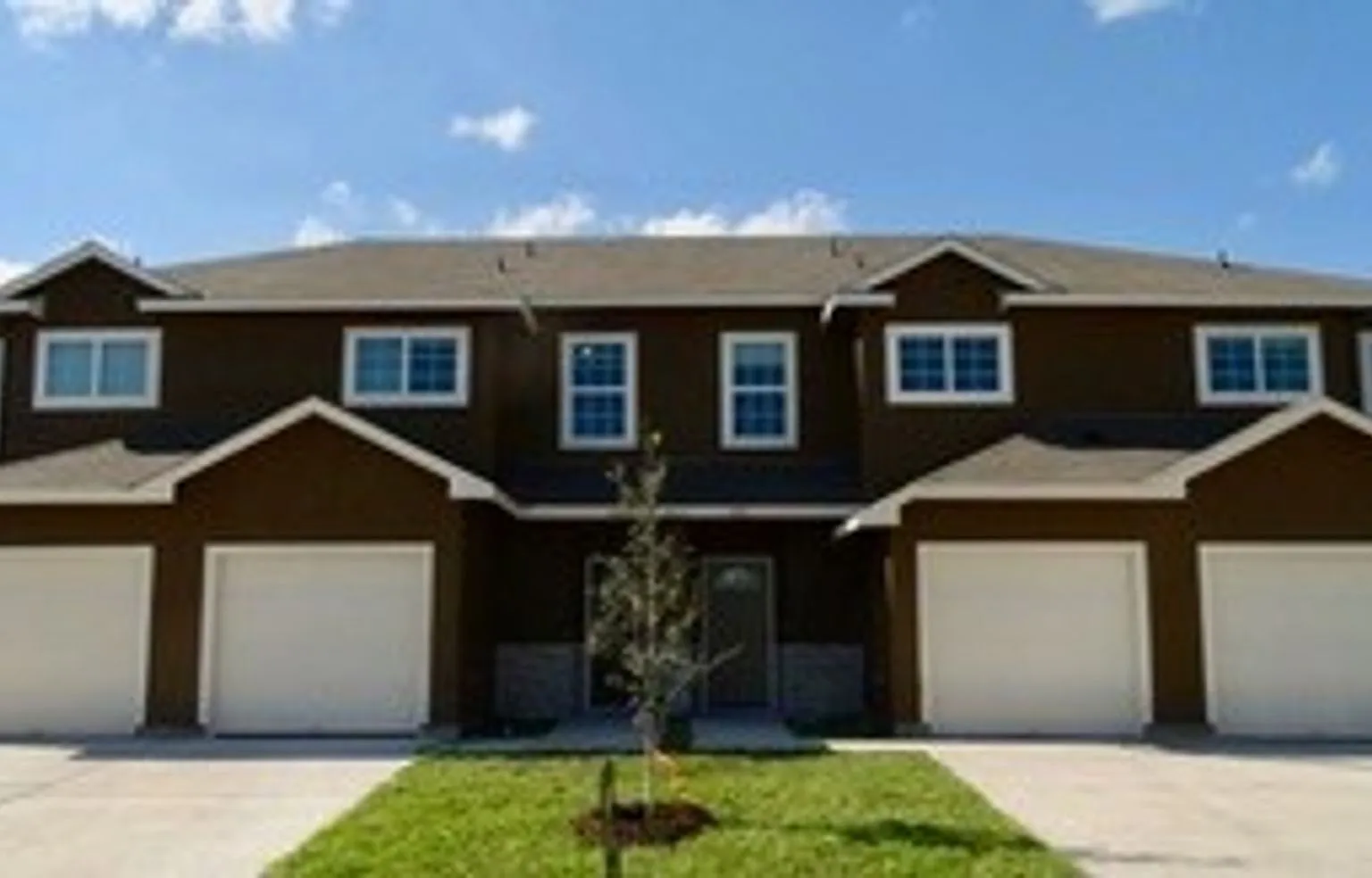 Beautiful 3 bedroom townhome located in Northeast San Antonio! — Photo 1