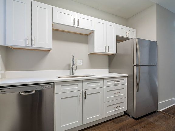 2nd image of 2000 W Fargo Ave #11527034