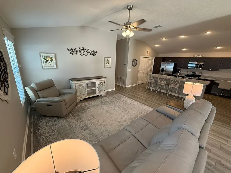 7185 Denver Ave — Photo 9