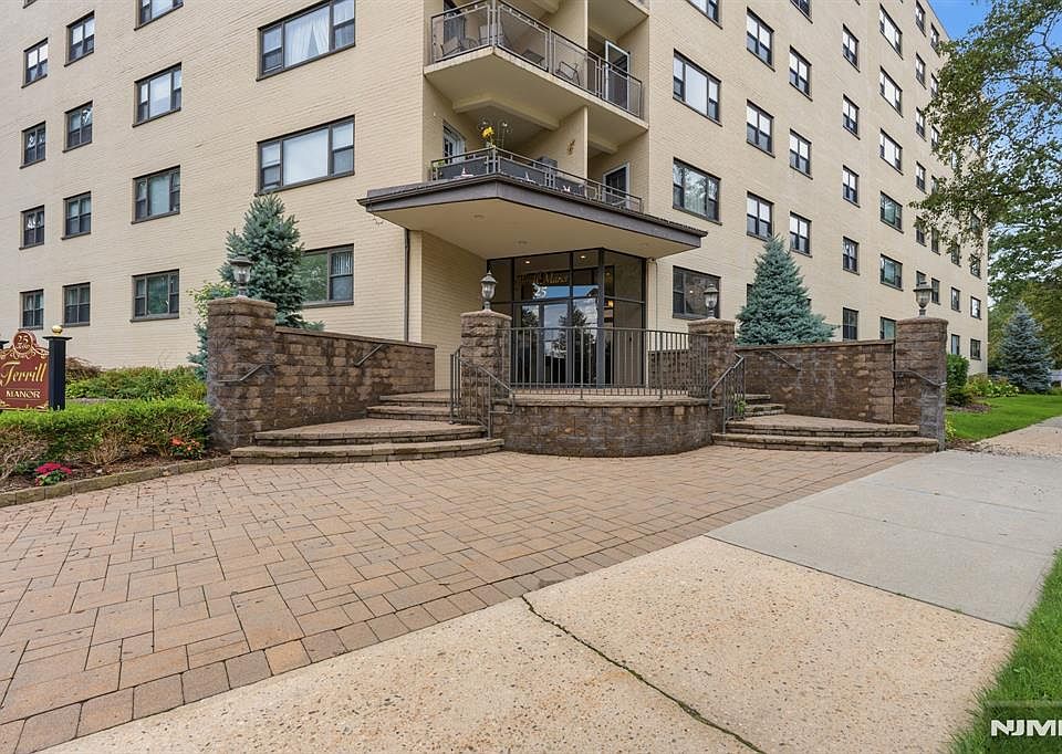 1st image of 25 Grand Ave APT 6E