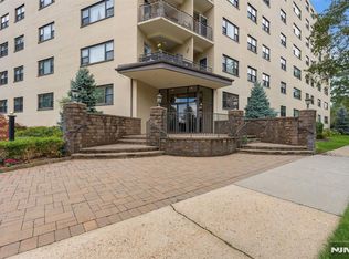 25 Grand Ave APT 6E, Hackensack, NJ 07601