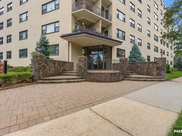 25 Grand Ave APT 6E, Hackensack, NJ 07601