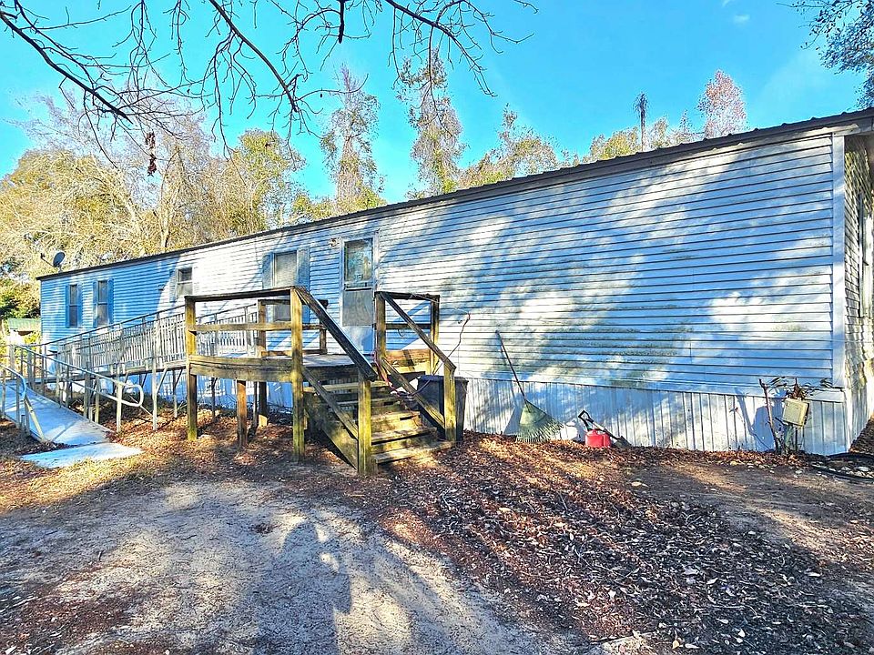 1st image of 275 SE Bennie Ln