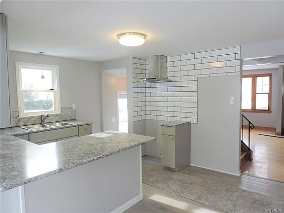 5th image of 4083 Bailey Ave