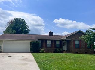 1534 Carowinds Cir, Maryville, TN 37803