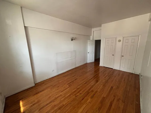 63-11 Queens Boulevard image 3 of 8