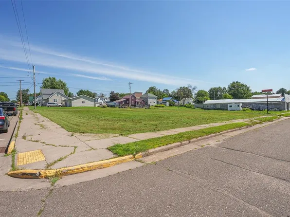 205 E 1st Avenue, Stanley, WI 54768