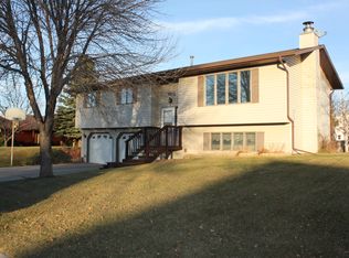 308 22nd Ave NE, Jamestown, ND 58401