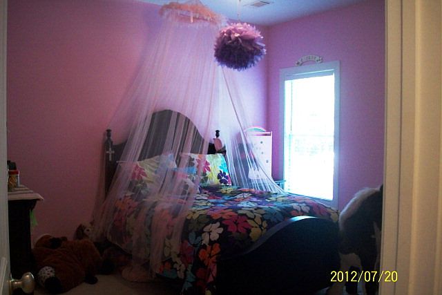2nd image of 124 Abberley Ln