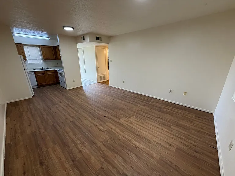 1405 Dr Martin Luther King Jr Ave NE — Photo 14