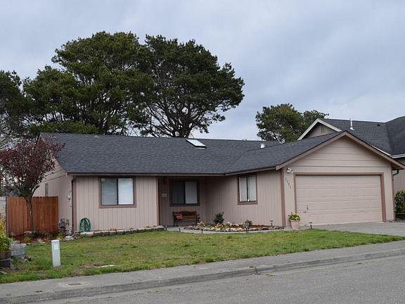 2nd image of 1751 Oakdale Dr