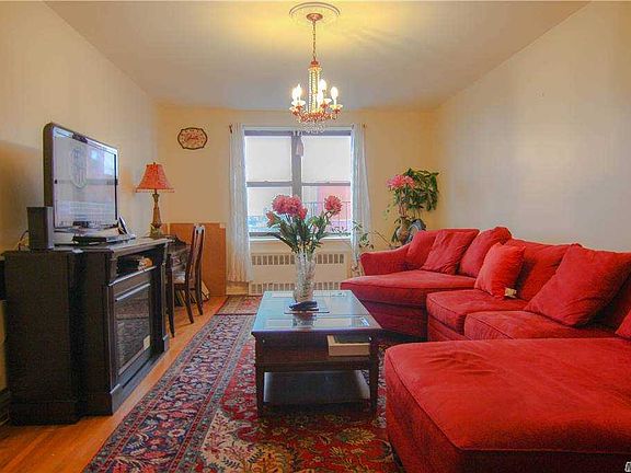 3rd image of 14458 Sanford Ave