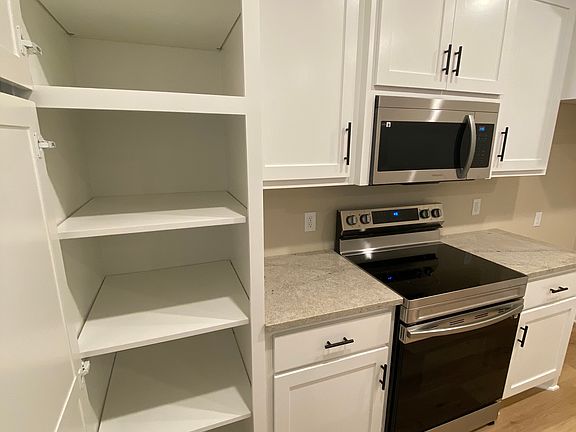 4th image of 234 Omaha St #101