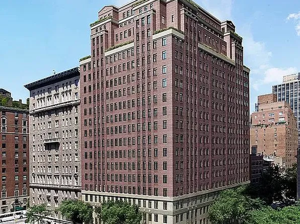 737 Park Ave APT 10A, New York, NY 10021