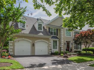 43739 Mink Meadows St, Chantilly, VA 20152