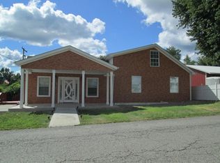 414 Bakers Ln, Louisville, KY 40214