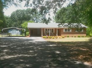 125 Hickory Tots Ln, Gray Court, SC 29645