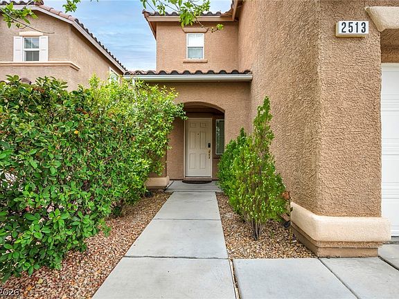 2nd image of 2513 Cockatiel Dr