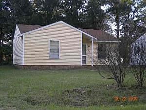2nd image of 1018 Henderson St