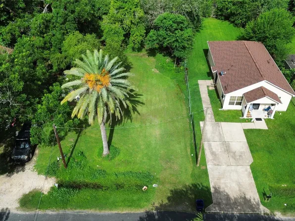 118 28th St N Lot 12, Texas City, TX 77590