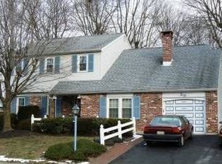 29 Tanglewood Dr, Langhorne, PA 19047