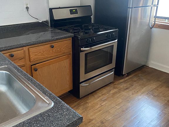 3rd image of 2755 N Mozart St #1