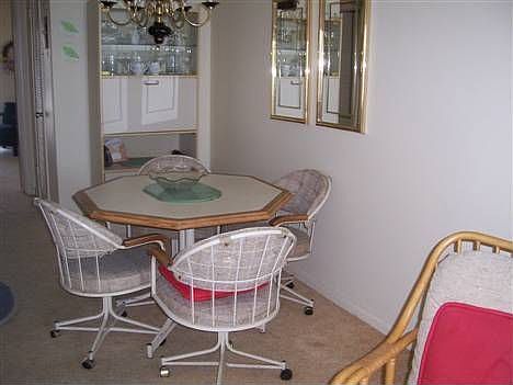 3rd image of 320 Windsor N