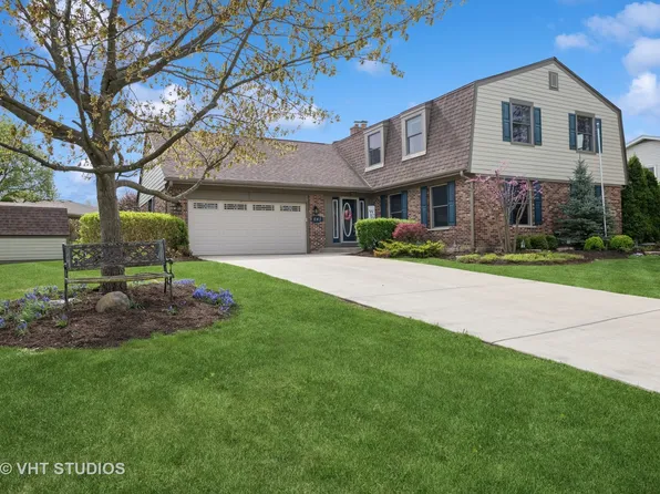 643 Summit Dr, Schaumburg, IL 60193
